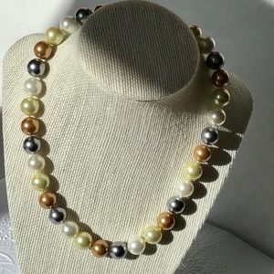 Pearl Necklace with multicolor freshwater pearls